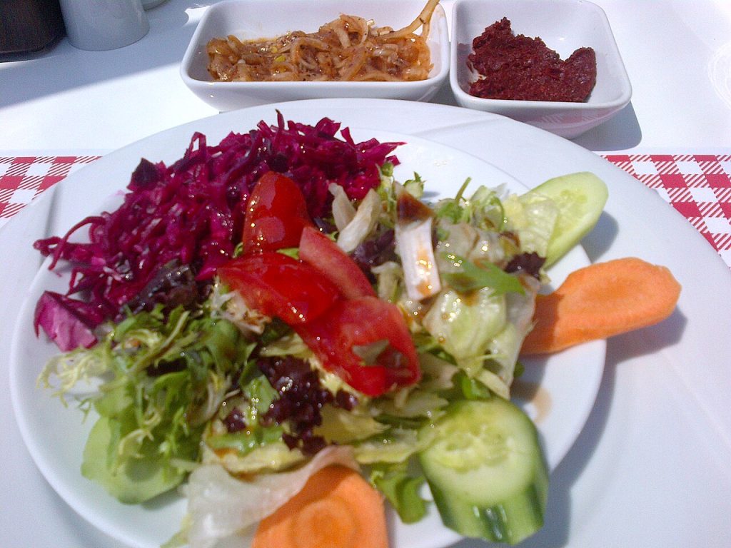 Mersin beslenme uzmanı önerisi: karışık salata